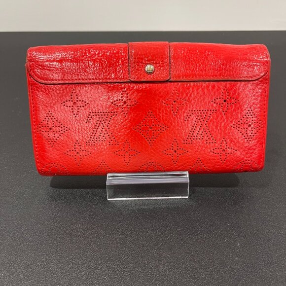 Louis Vuitton Red Monogram Mahina Leather Amelia Wallet (139616) - Picture 2 of 10
